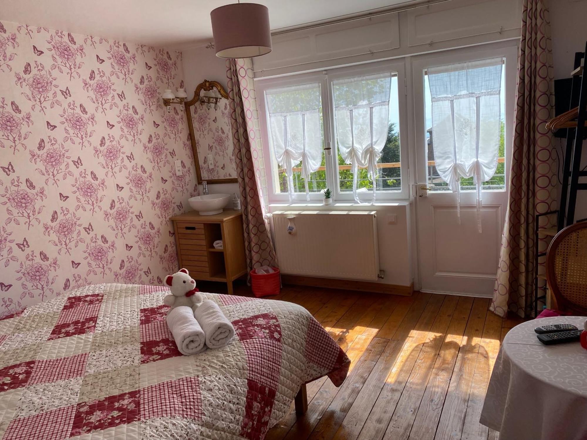 Les Iris Chambres D'Hote Niedermorschwihr Luaran gambar